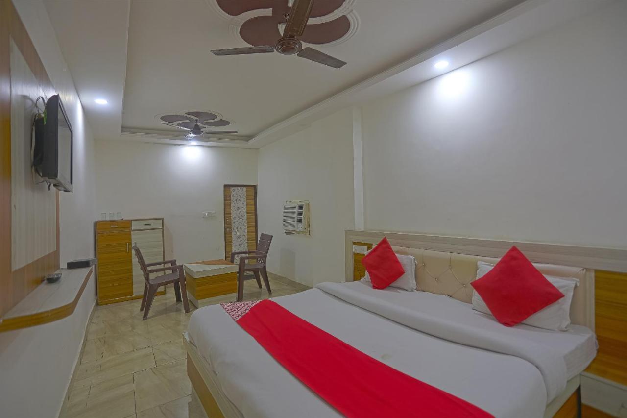 Oyo Flagship 79289 Hotel Grand Keshav Ghaziabad Exterior foto